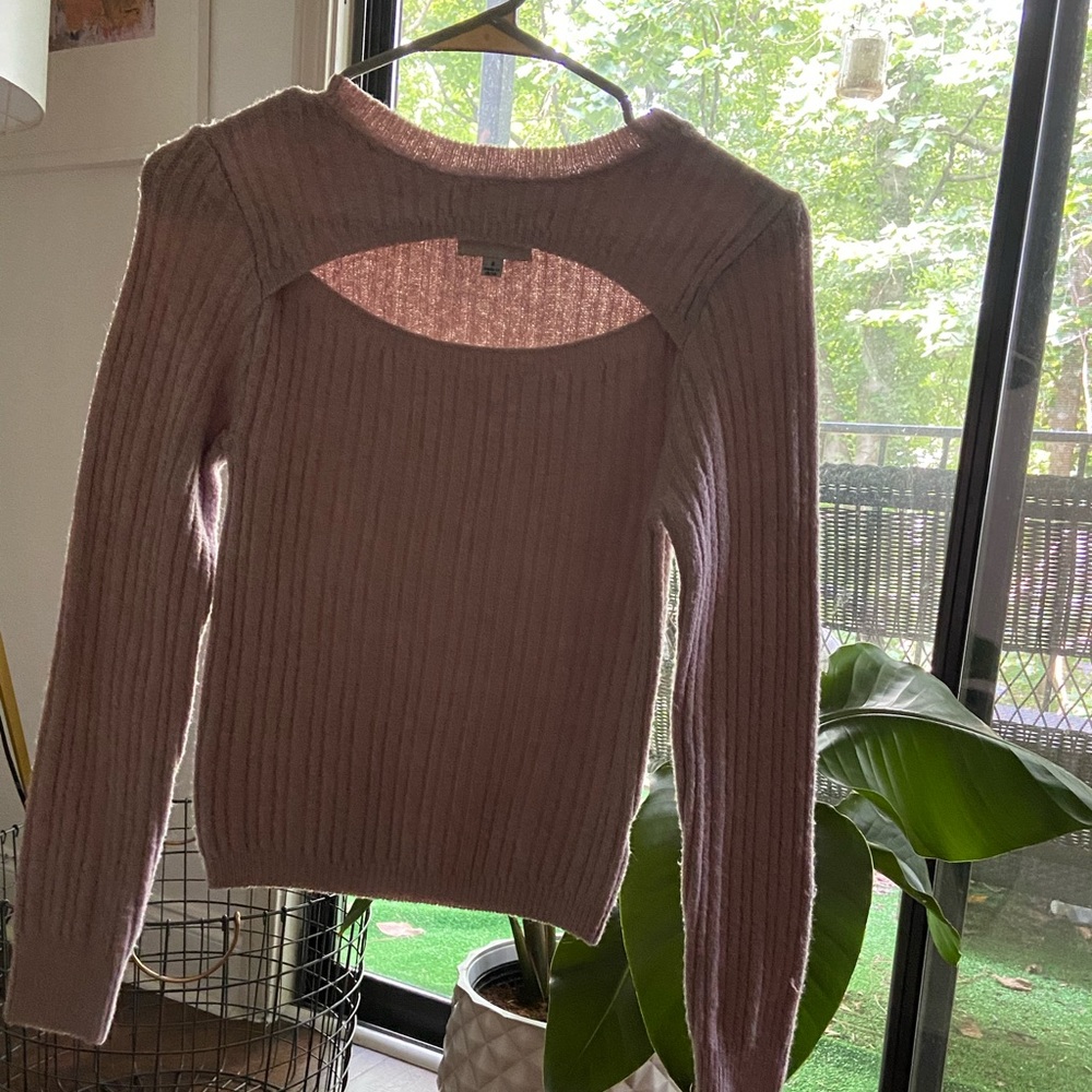 Lightweight sweater with cut out